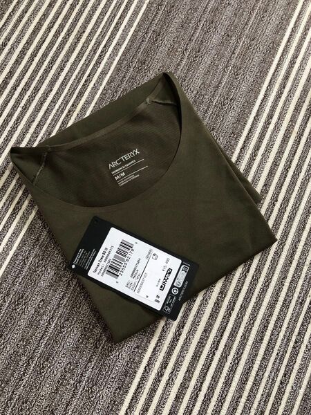 限定モデル人気完売希少タグ付きARC'TERYX NORVAN アークテリクスノーバン半袖Tシャツトップス