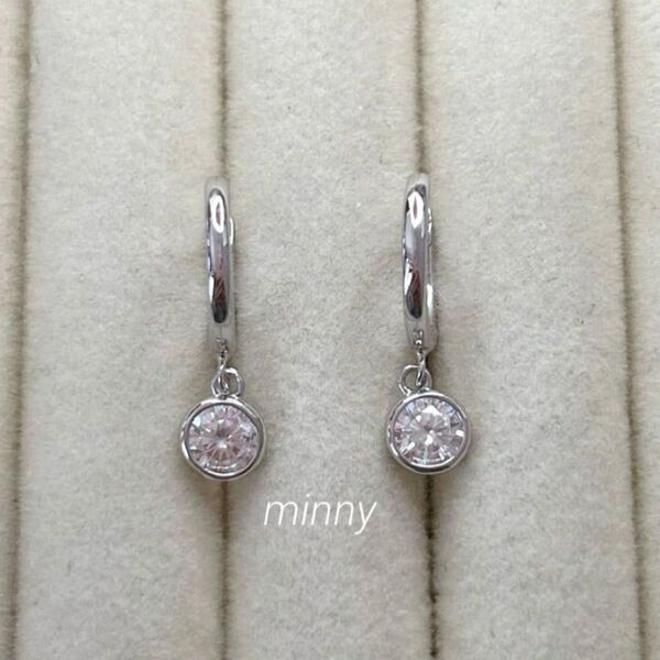 モアサナイト(人工ダイヤモンド)フープ ベゼルピアス 0.5ct シルバー