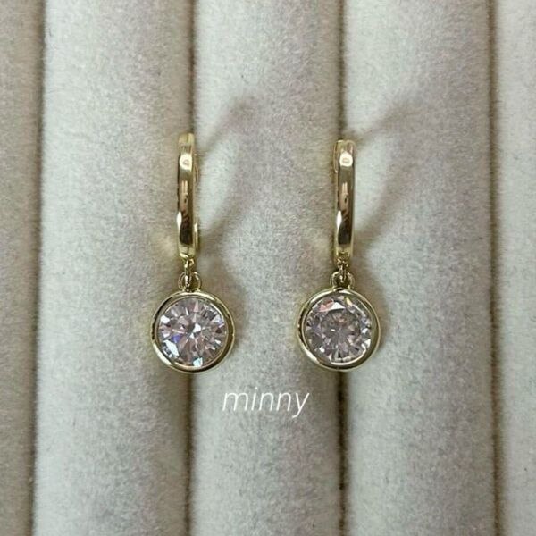 モアサナイト(人工ダイヤモンド)ベゼルフープピアス 1ct ゴールド