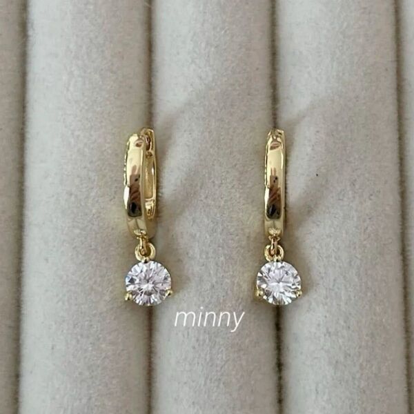 モアサナイト(人工ダイヤモンド)フープドロップ一粒ピアス ゴールド 0.5ct