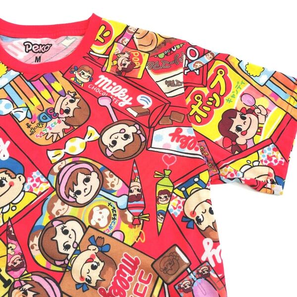 ペコちゃん ポコちゃん 男女兼用 不二家のお菓子 総柄 メンズTシャツ M