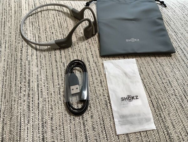 ショックス S803 骨伝導イヤホン 人気の希少グレー openrun