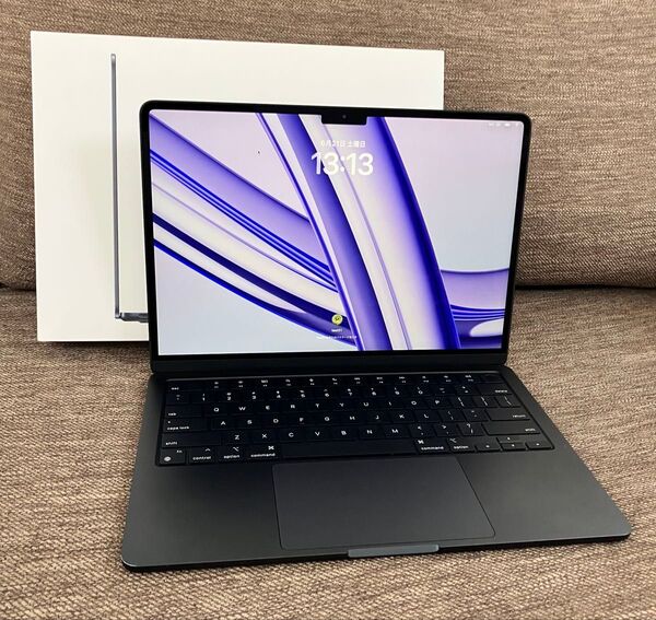 M2 MacBook Air 13.6-inch A2681 16GB unified memory 256GB SSD