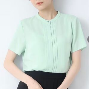 【新品タグ付】INDIVI タックブラウス カーキ&グリーン