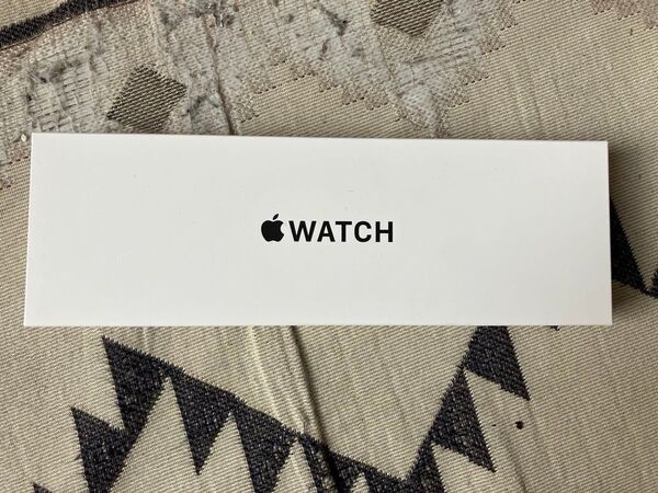 apple Watch SE 第2世代 40ミリ GPSモデル ミッドナイトケース、ミッドナイトスポーツバンドM/L