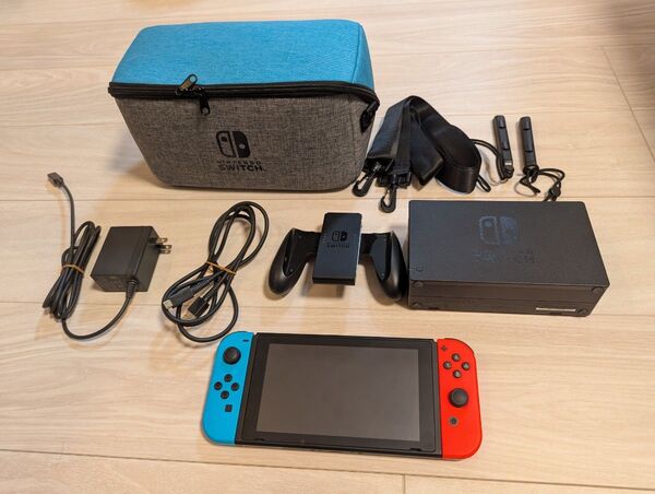 Nintendo Switch 任天堂 スイッチ 本体 キャリングケース付き