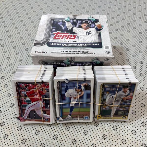 ☆MLB 2025 topps SERIES ONE 野球カード 300枚まとめ