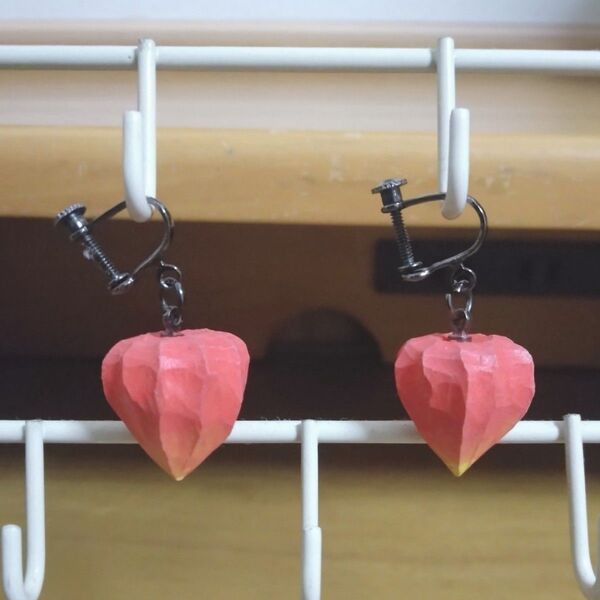美品 鬼灯 イヤリング ピアス アクセサリー 本物 そっくり 彫刻 木 ウッド オレンジ 浴衣 ゆかた