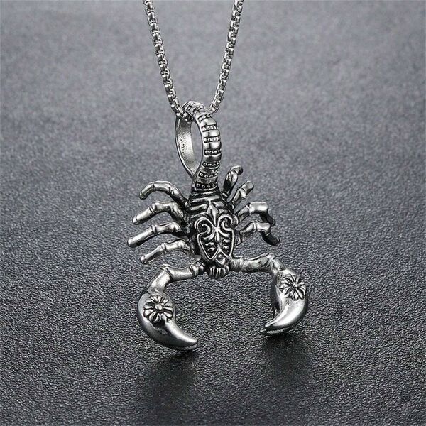 蠍座 サソリ ペンダント ネックレス 大胆デザイン セッター向け ファッション アクセサリー お洒落 シルバー829733