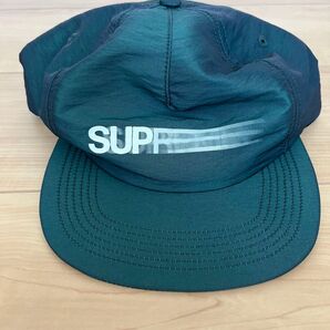 Supreme Motion Logo Iridescent 5-Panel モーション