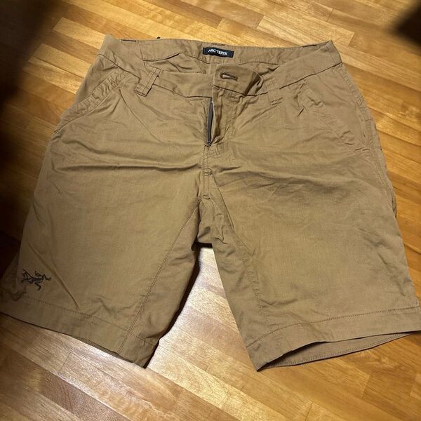 ARC'TERYX ハーフパンツ ブラウン