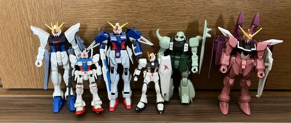 ガンプラ ガンダム プラモデル 機動戦士ガンダム ザク 機動戦士ガンダムSEED セット ジャスティスガンダム フィギュア