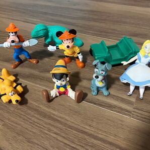 ディズニー フィギュア アリス ミッキー プルート グーフィー ピノキオ トランプ わんわん物語 アンティーク