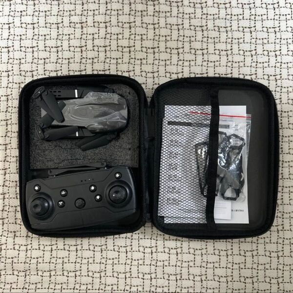 (新品)E99 ドローン カメラ付き 説明書付き 免許不要 空撮 スマホで操作可 WIFI 初心者