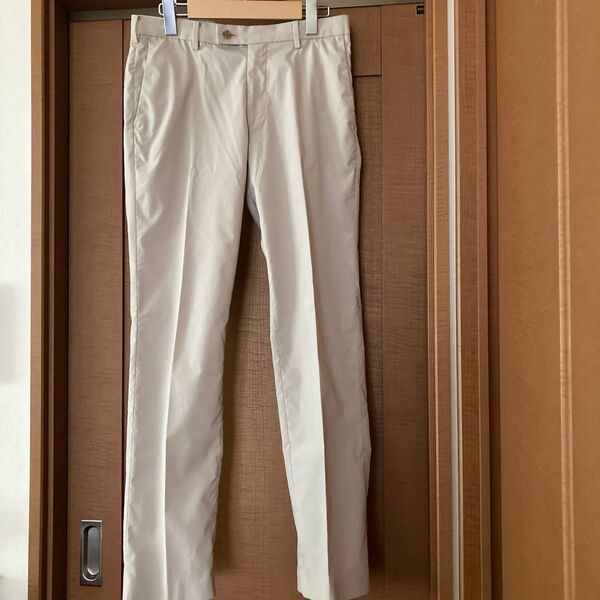 美品 ユニクロ 感動パンツウルトラライト コットンライク スリムフィット ベージュ W76 UNIQLO