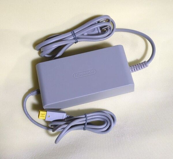 WiiU ウィーユー 本体用 純正ACアダプター 充電器 配線破れなし 任天堂製