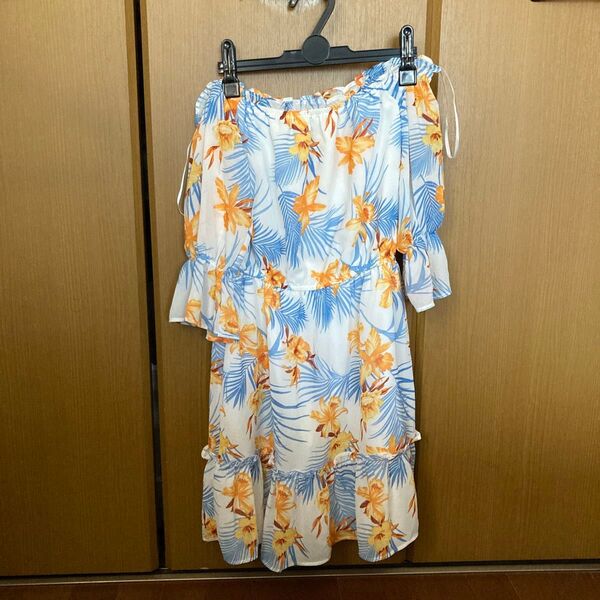 FOREVER21 オフショルダーワンピース 花柄