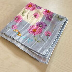 NINA RICCI ニナリッチ ハンカチ スカーフ