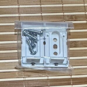 ニチベイ ロールスクリーンブラケット ホワイト2個(ビス付き)【未使用品】