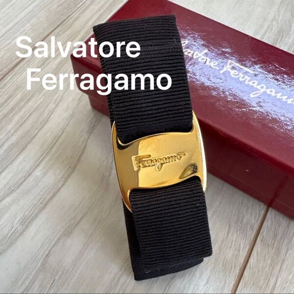 Ferragamo サルヴァトーレフェラガモ 黒 ブラック バレッタ ヴァラリボン
