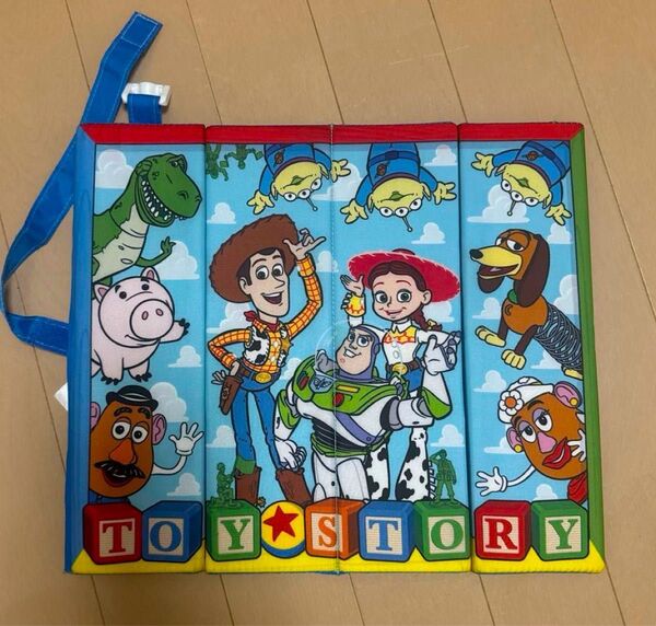 ディズニーパークグッズ toystory ポータブルクッション