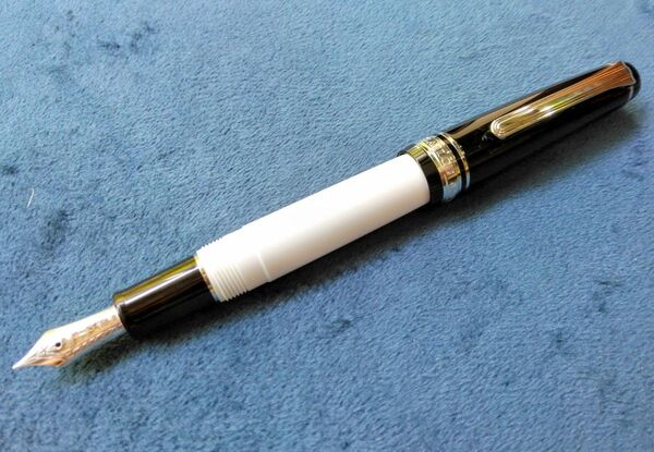 14K Black-White〈salor〉