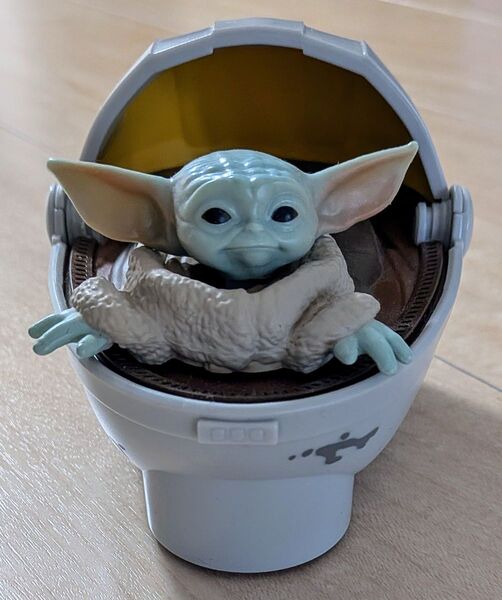 スター・ウォーズ マンダロリアン グローグー 電池式 ビークルカー