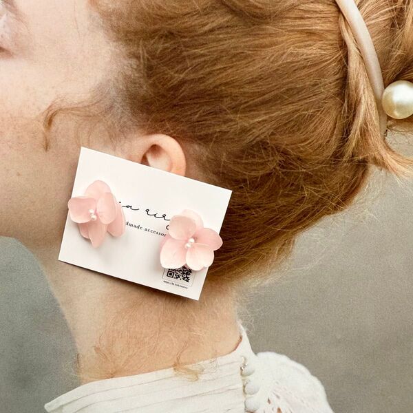 no.1125 ちいさなお花のピアス マット加工 すりガラス ベビーピンク 紫陽花 アナベル ピンク パール ステンレス ピアス