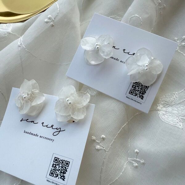 no.1100 再販 ちいさなお花のピアス ホワイトアナベル フラワー パール ホワイト 紫陽花 ステンレス