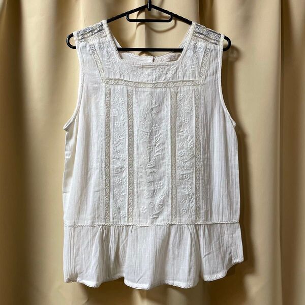 ZARA BASIC(ザラベーシック) 刺繍ノースリーブブラウス ホワイト