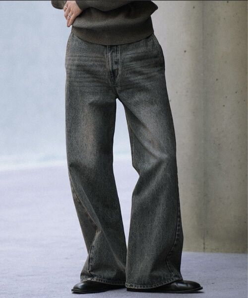 【新品未使用】CURVED FLARE DENIM SLACKS サイズ L ヴィンテージインディゴ(ブルー系)