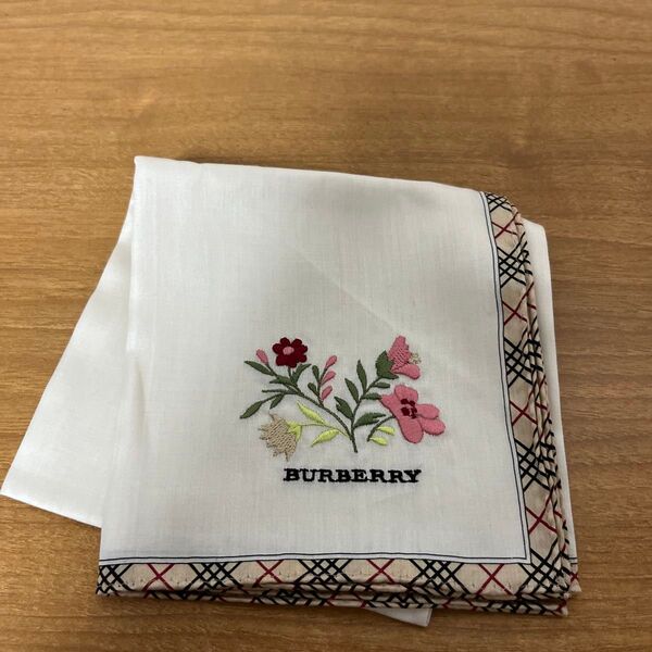 BURBERRY 大判ハンカチ 刺繍 花柄 ベージュ系 【出品No.21】