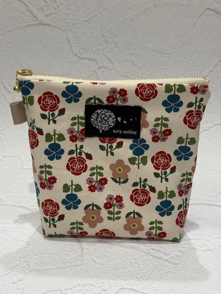 1509 1点限り☆小さめ保冷ポーチ ナチュラルレッド ハンドメイド