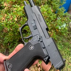 SIG p220