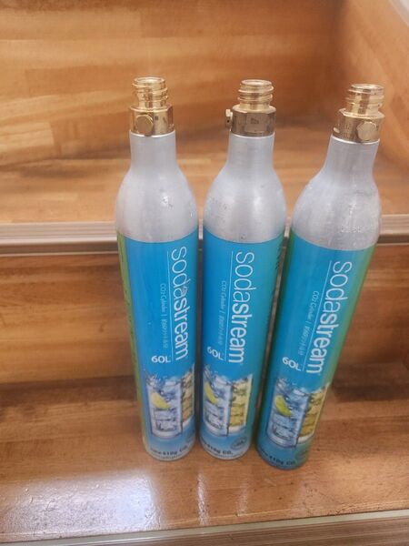 ソーダストリーム炭酸ガス満タン3本