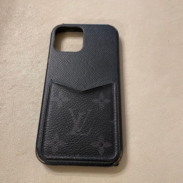 本物 ヴィトン LOUIS VUITTON iPhone 12 12pro用 スマホケース モノグラム 黒 国内直営店購入