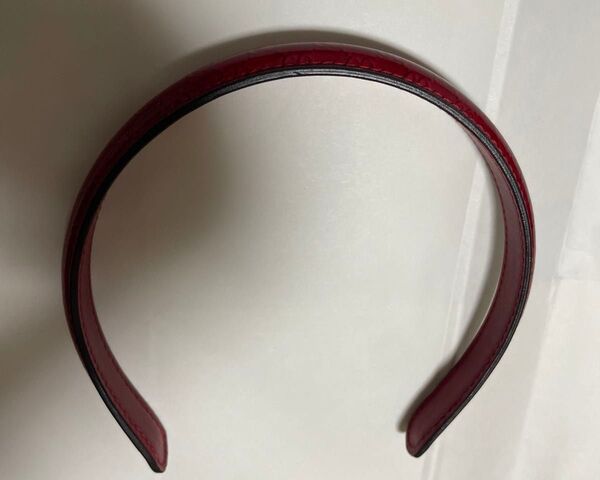 新品同様 GUCCI ヘアバンド レッド エナメル カチューシャ GG 本物