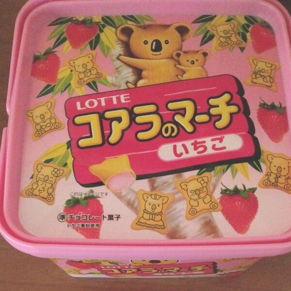 LOTTE コアラのマーチ いちごケース 中身ポケットティッシュ