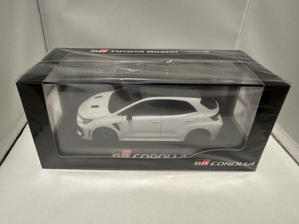 トヨタ GRカローラ 後期型 カラーサンプル 1/30 プラチナホワイトパール ミニカー GAZOO Racing