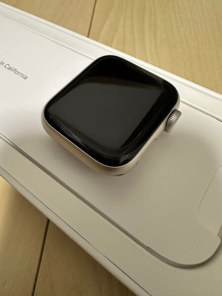 Apple Watch SE (第2世代) 40mm GPS スターライト