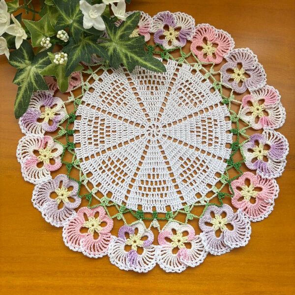 【20】 ハンドメイド レース編み パンジーのドイリー