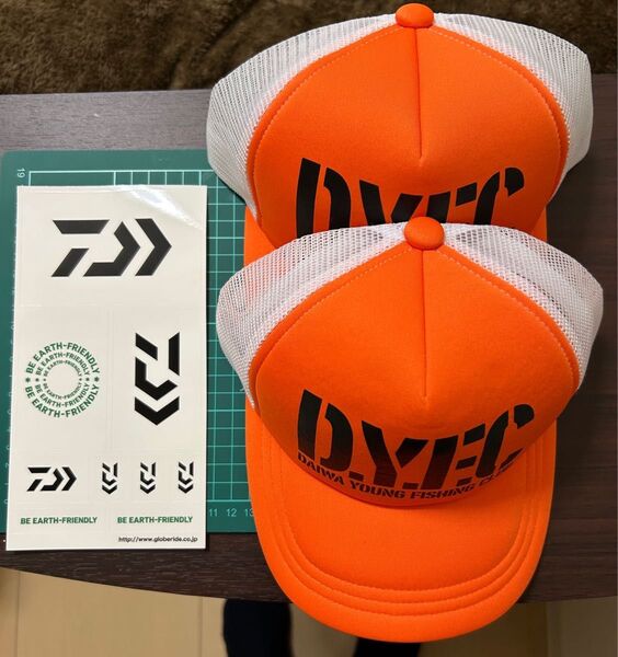 ダイワ DYFCクラブ メッシュキャップ2個 ステッカーセット