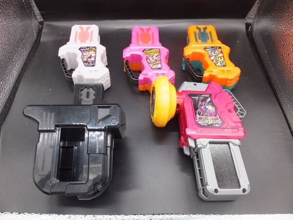 仮面ライダーエグゼイド DXガシャット5点+ギアホルダーセット【動作品】