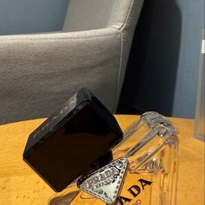 PRADA 香水