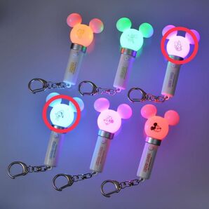 ディズニーストア シークレットペンライトキーチェーン ドナルド&デイジー