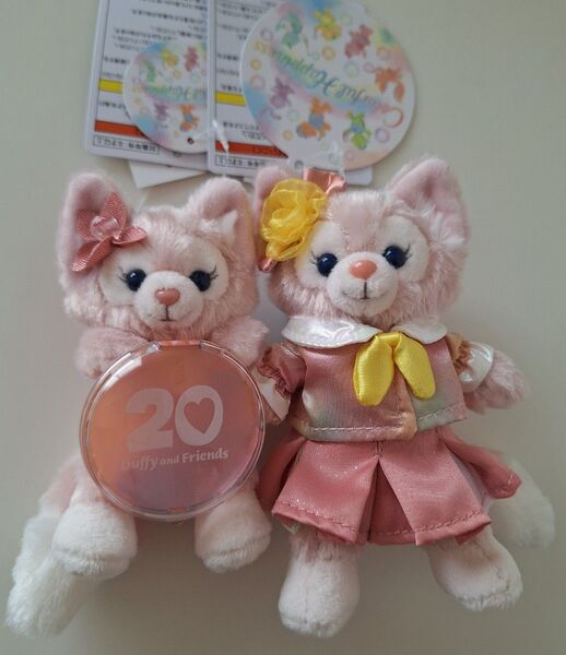 【新品】ダッフィー&フレンズ20周年カラフルハピネス ぬいぐるみバッジ ぬいぐるみチャーム タグ付き