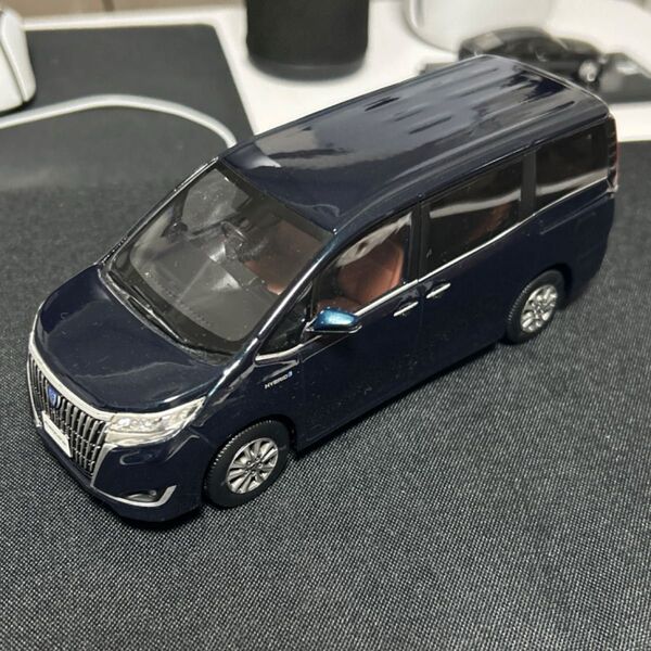 1/30 トヨタ エスクァイア カラーサンプル ミニカー