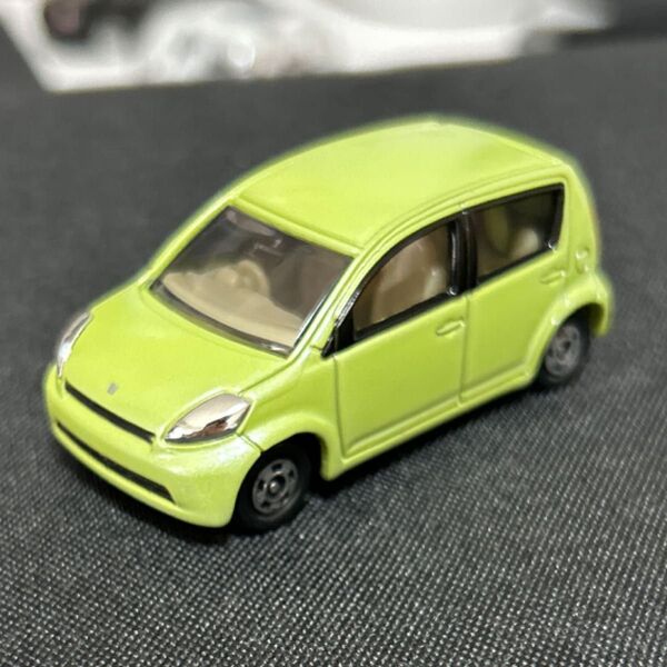 レア トミカ トヨタ パッソ 初回特別カラー ミニカー 絶版