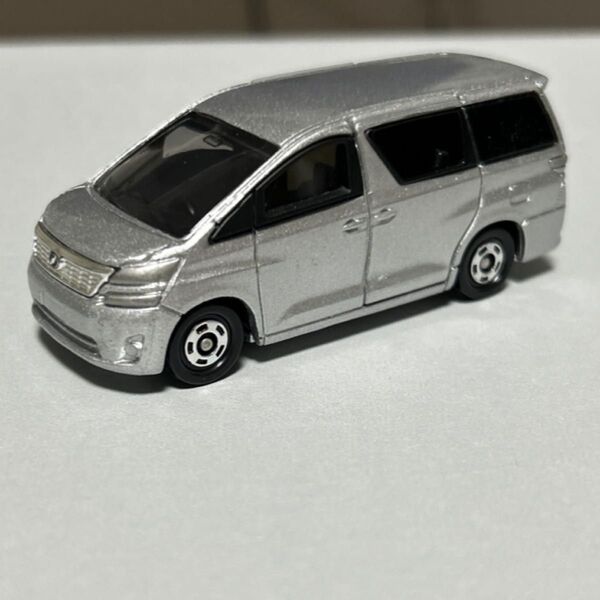 トミカ トヨタ ヴェルファイア ミニカー