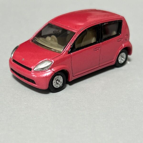 トミカ トヨタ パッソ ピンク ジャンク品 ミニカー